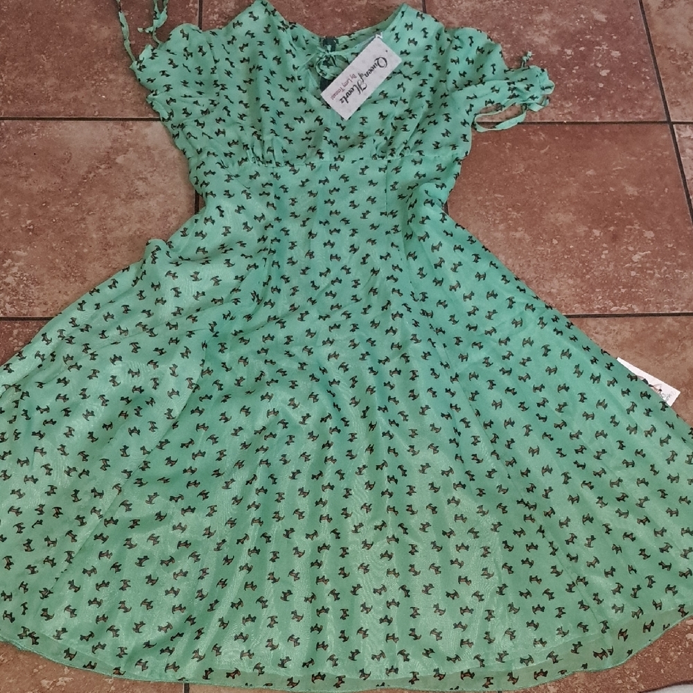 Green V-Neck Flutter Sleeve Casual Sundress.